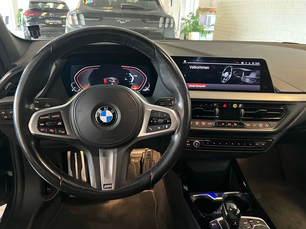 BMW 118i M-Sport billede 4