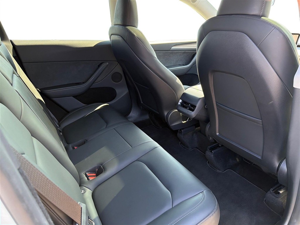 Tesla Model Y Long Range billede 12