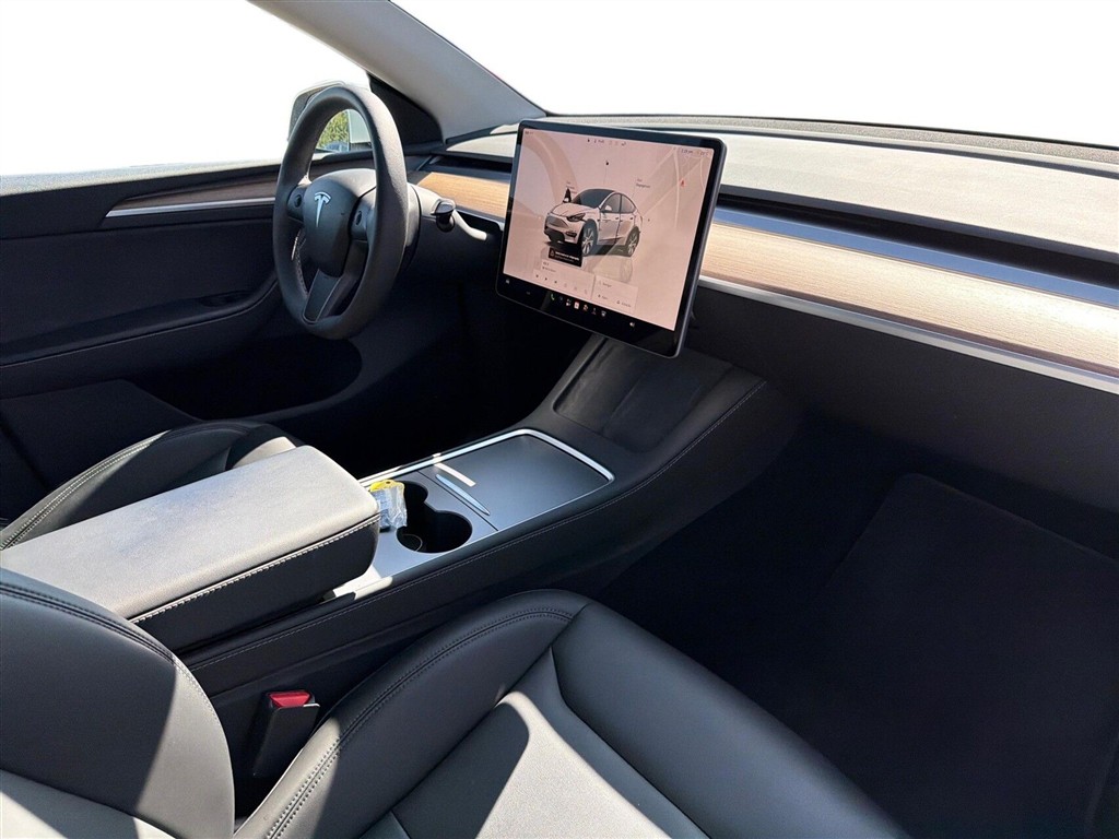 Tesla Model Y Long Range billede 10