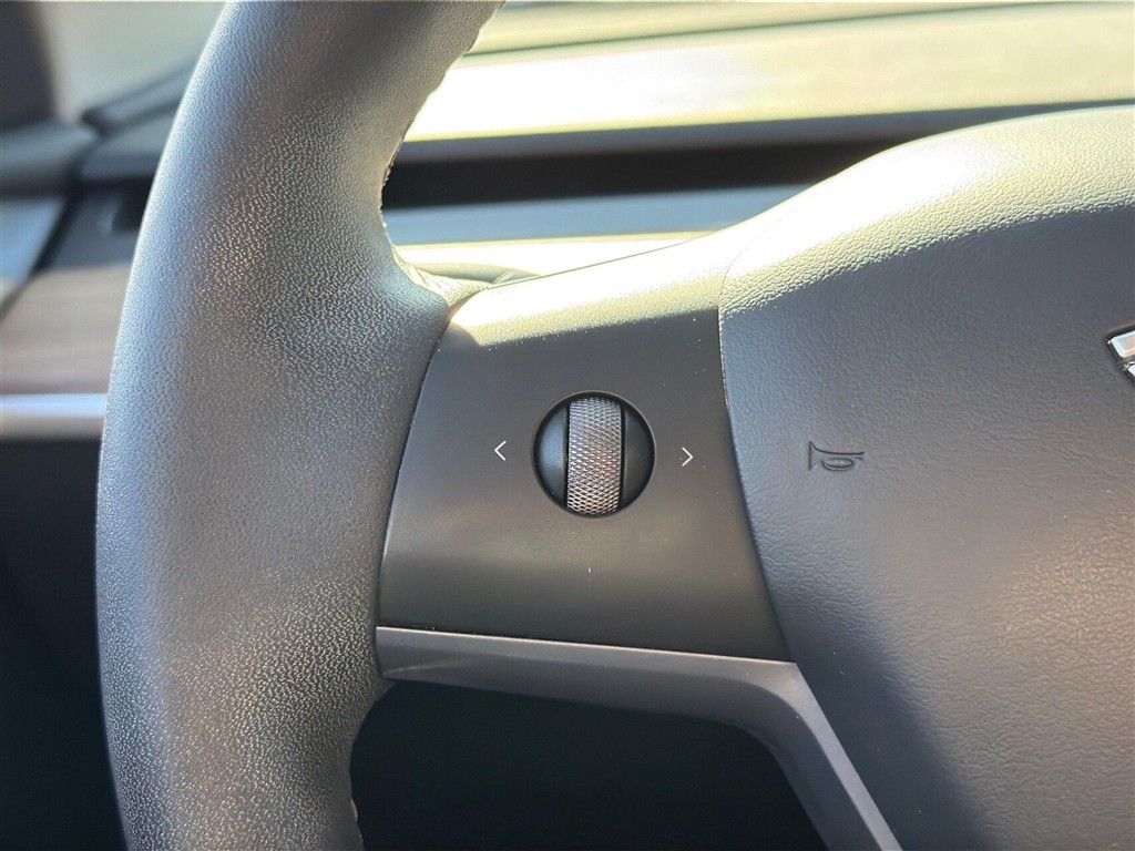 Tesla Model Y Long Range billede 17
