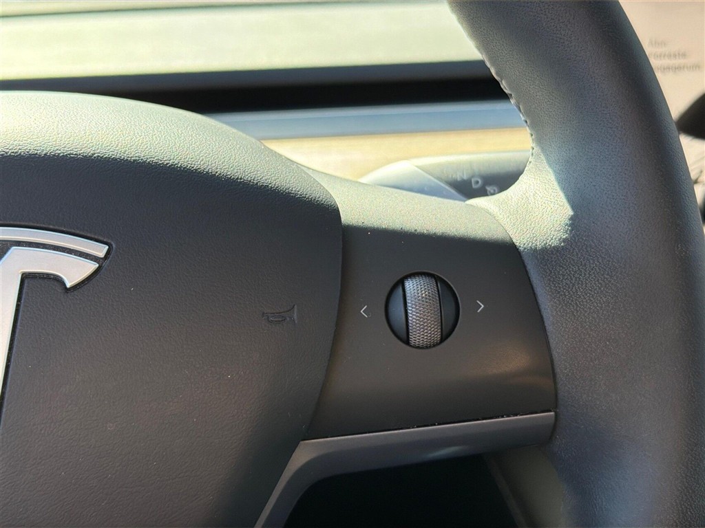 Tesla Model Y Long Range billede 18