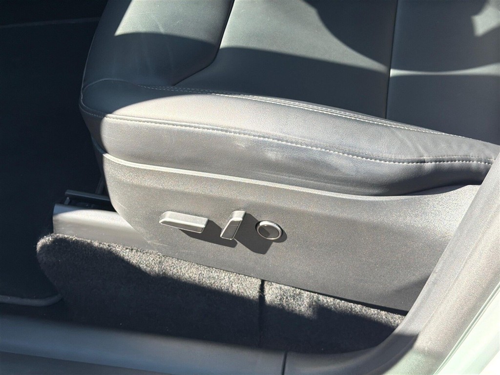 Tesla Model Y Long Range billede 23