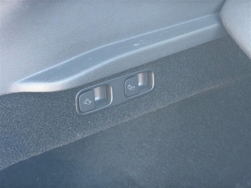 Tesla Model Y Long Range billede 25