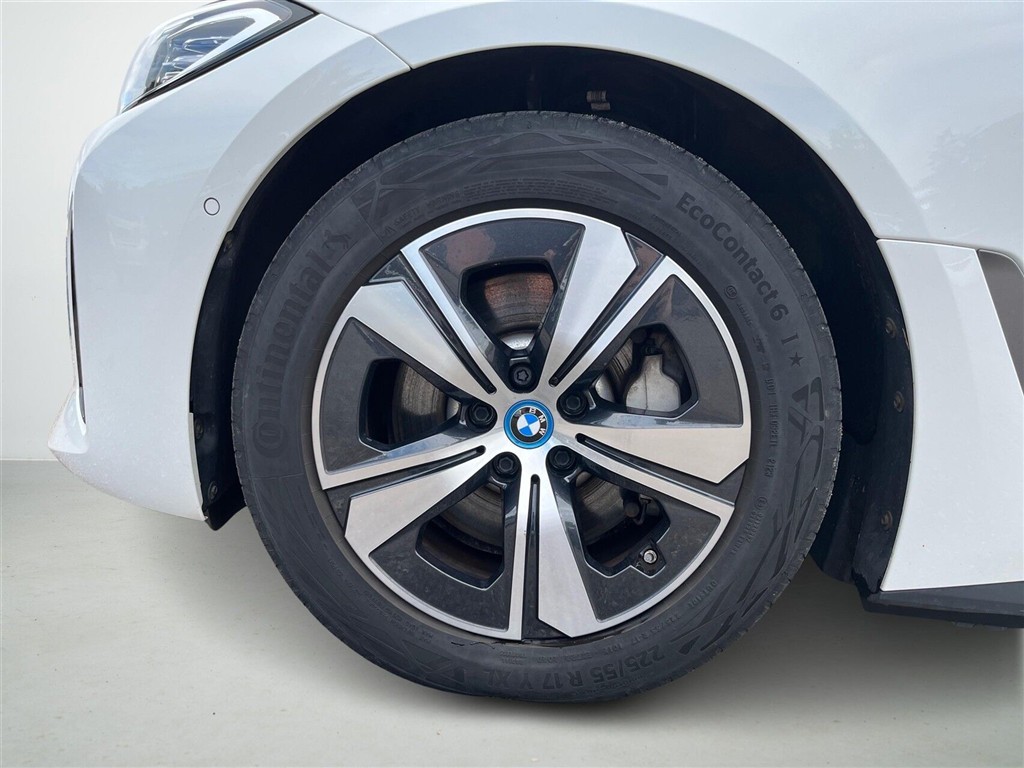 BMW i4 Charged Plus billede 8