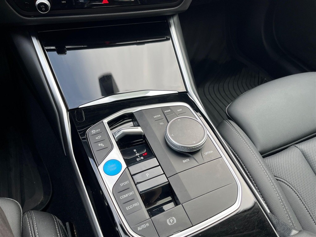 BMW i4 Charged Plus billede 15
