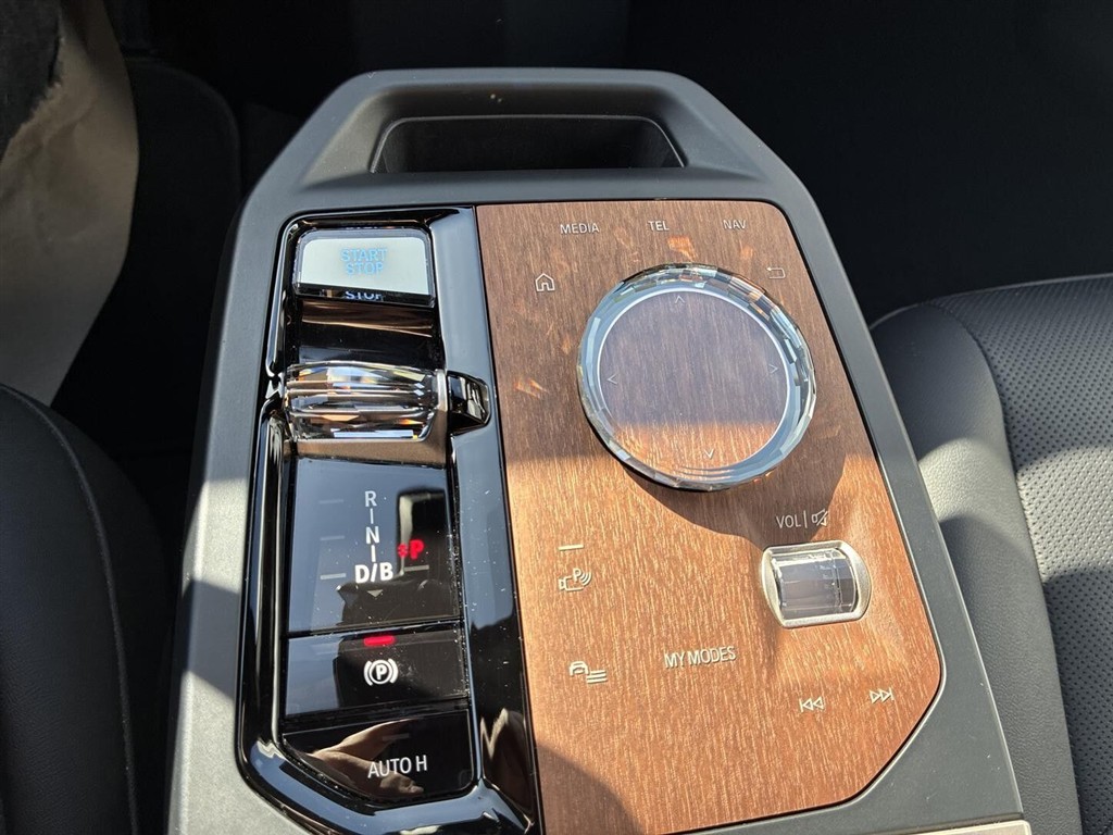 BMW iX Fully Charged billede 11