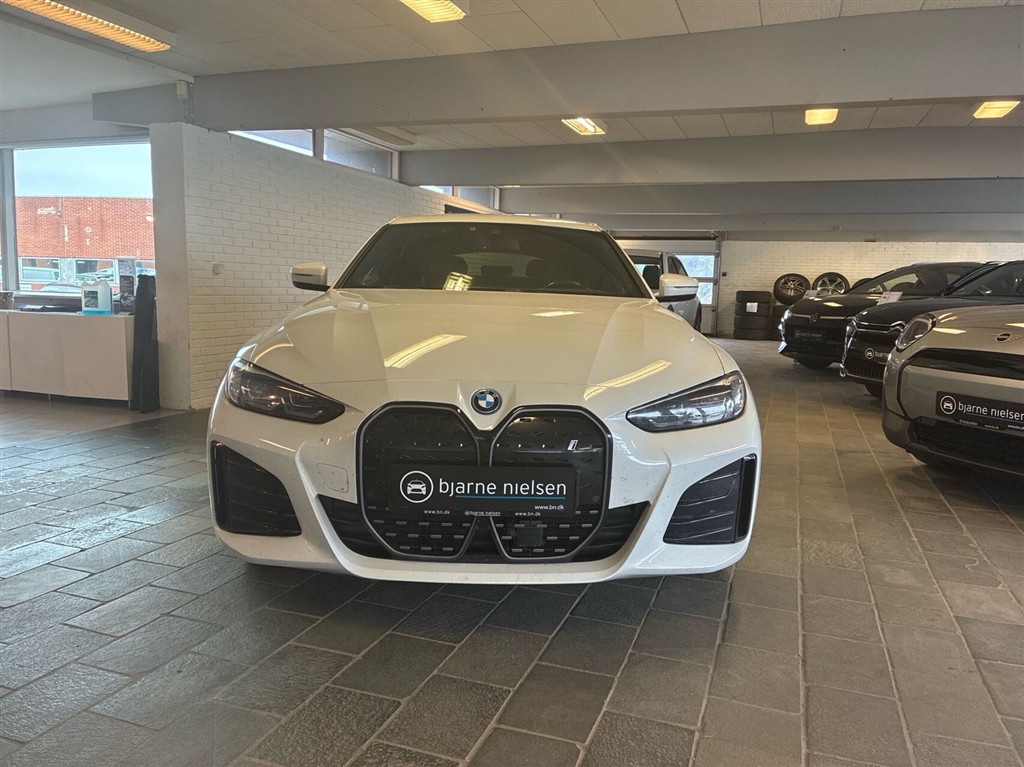 BMW i4 Charged M-Sport billede 2