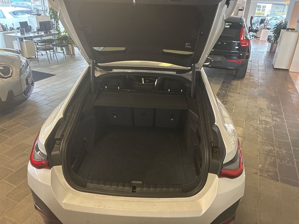 BMW i4 Charged M-Sport billede 5