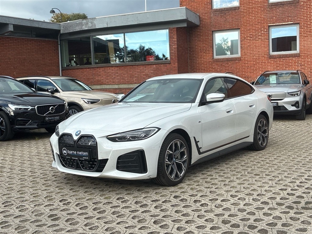 BMW i4 Charged M-Sport