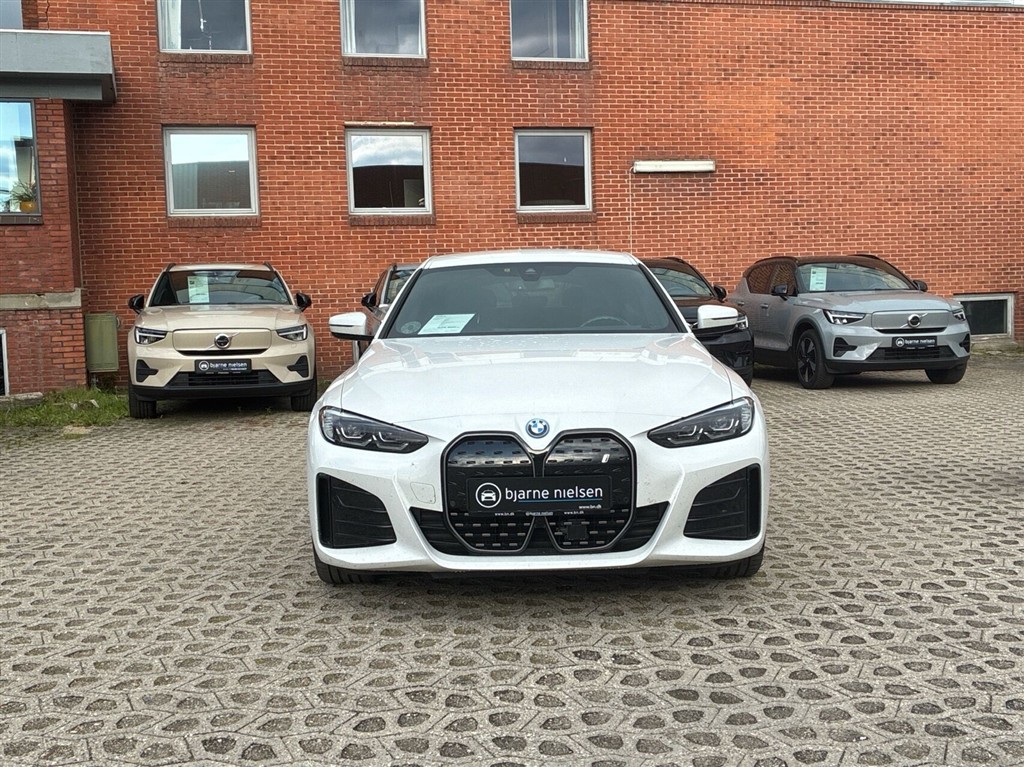 BMW i4 Charged M-Sport billede 2