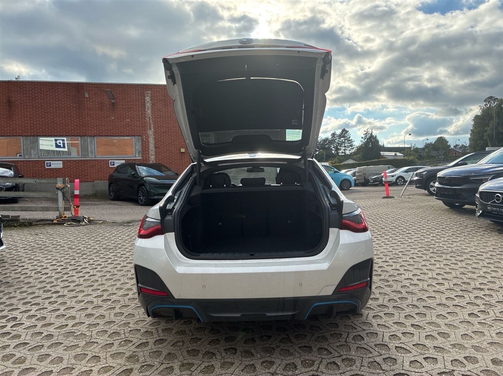BMW i4 Charged M-Sport billede 5