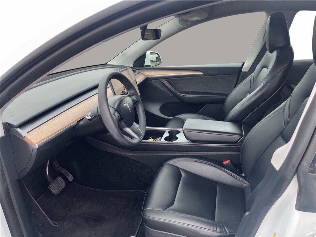 Tesla Model Y Long Range billede 11