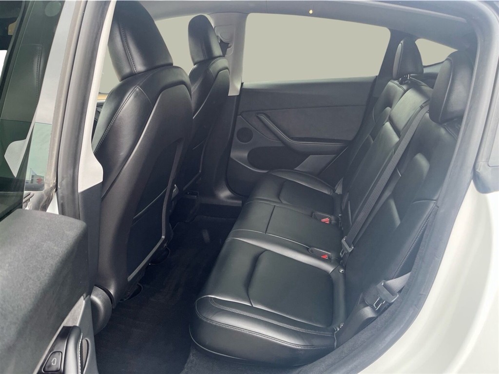 Tesla Model Y Long Range billede 12