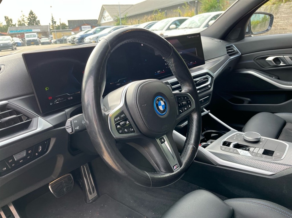 BMW 330e M-Sport billede 4