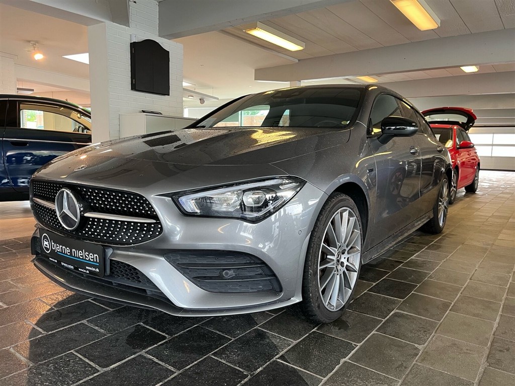 Mercedes-Benz CLA250 e AMG Line