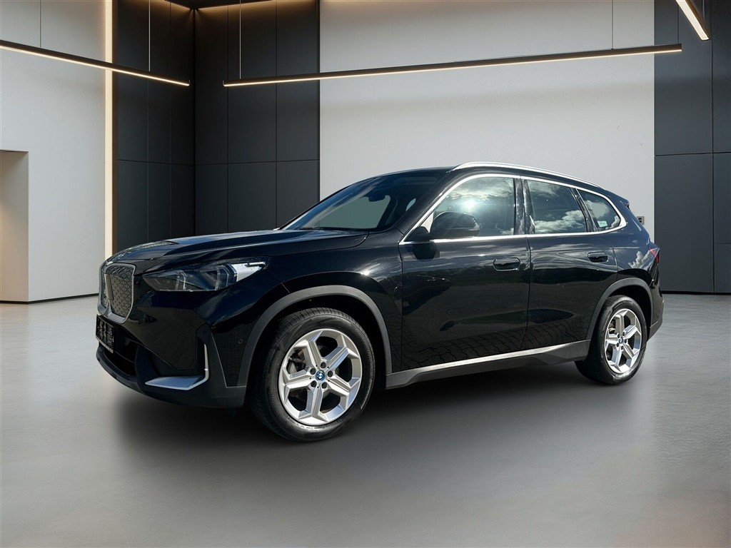 BMW iX1 