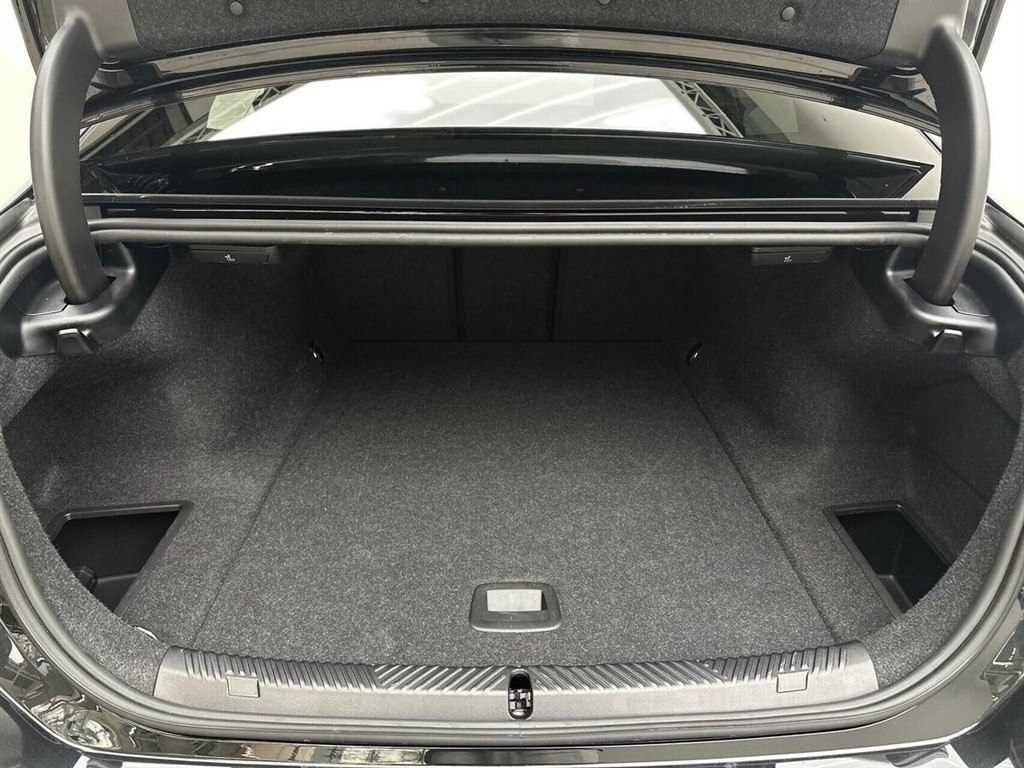 BMW i5 Fully Charged billede 13