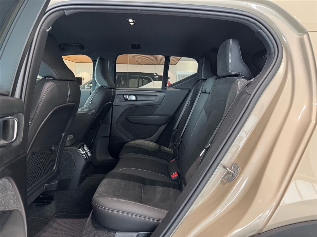 Volvo EX40 Core billede 9