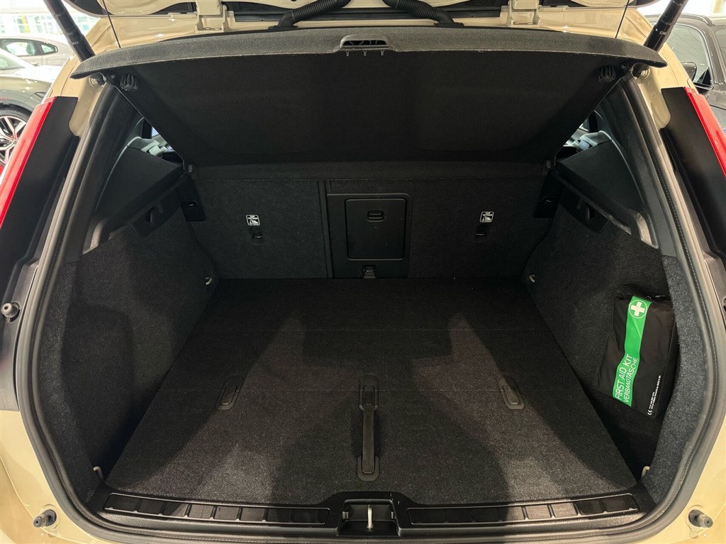 Volvo EX40 Core billede 10