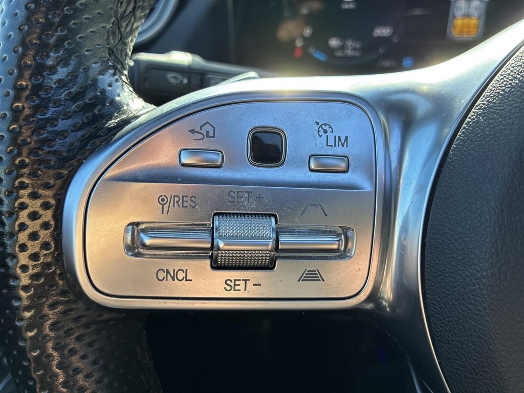 Mercedes-Benz EQA 300 AMG Line billede 13