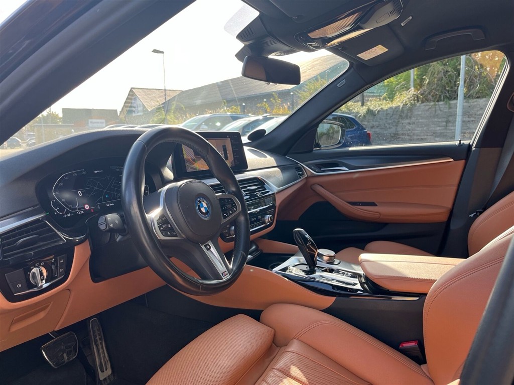 BMW 545e M-Sport billede 5