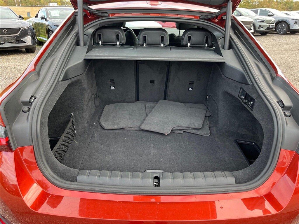 BMW i4 Charged Plus billede 13
