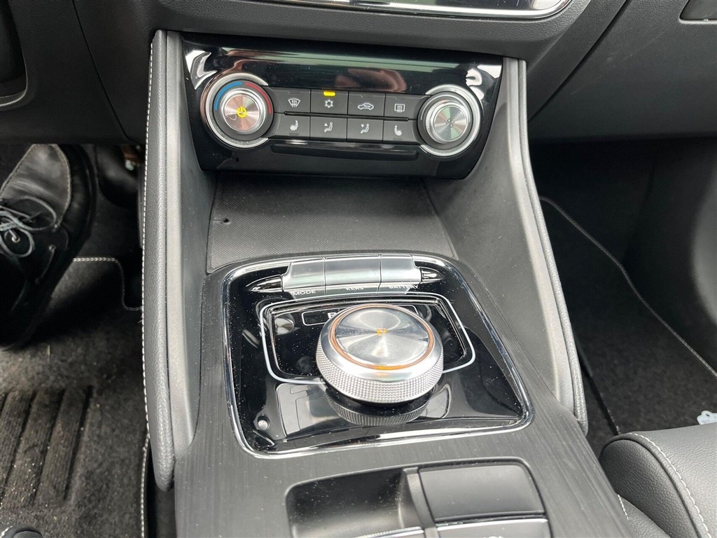 MG ZS EV Luxury billede 15