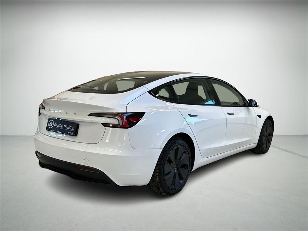 Tesla Model 3 Standard Range billede 2