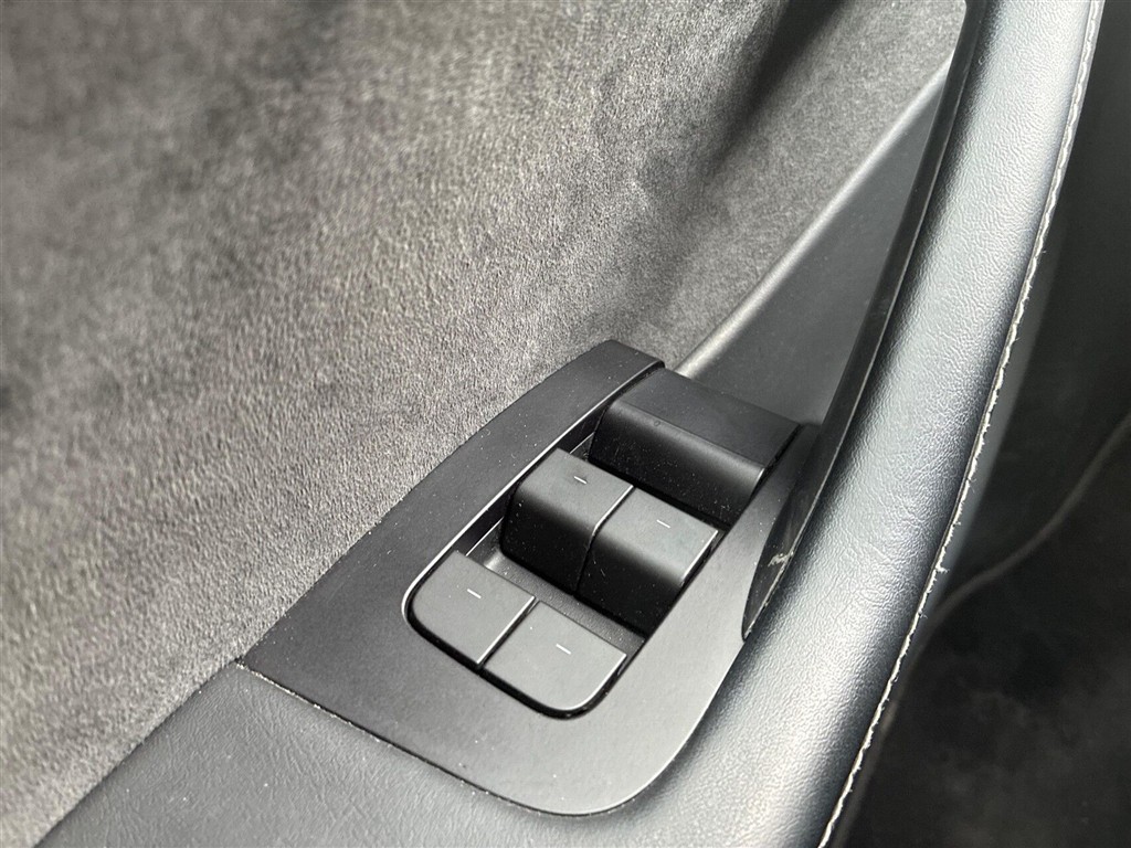 Tesla Model Y Long Range billede 7