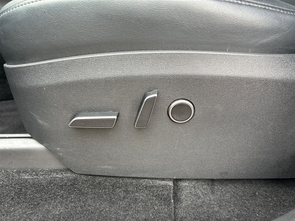 Tesla Model Y Long Range billede 12