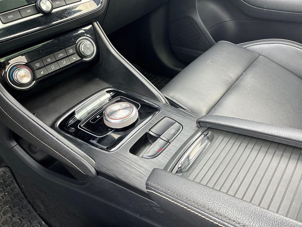 MG ZS EV Luxury billede 15