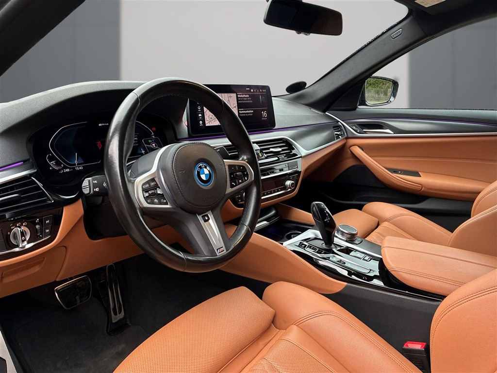 BMW 545e M-Sport billede 8
