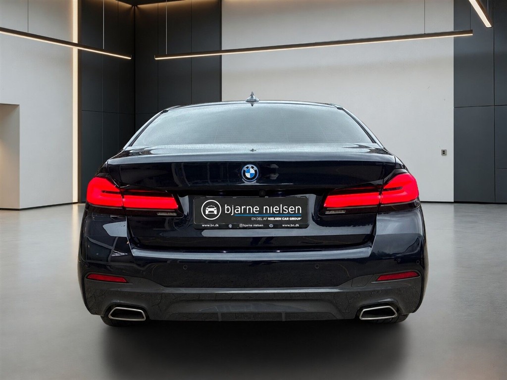 BMW 545e M-Sport billede 3