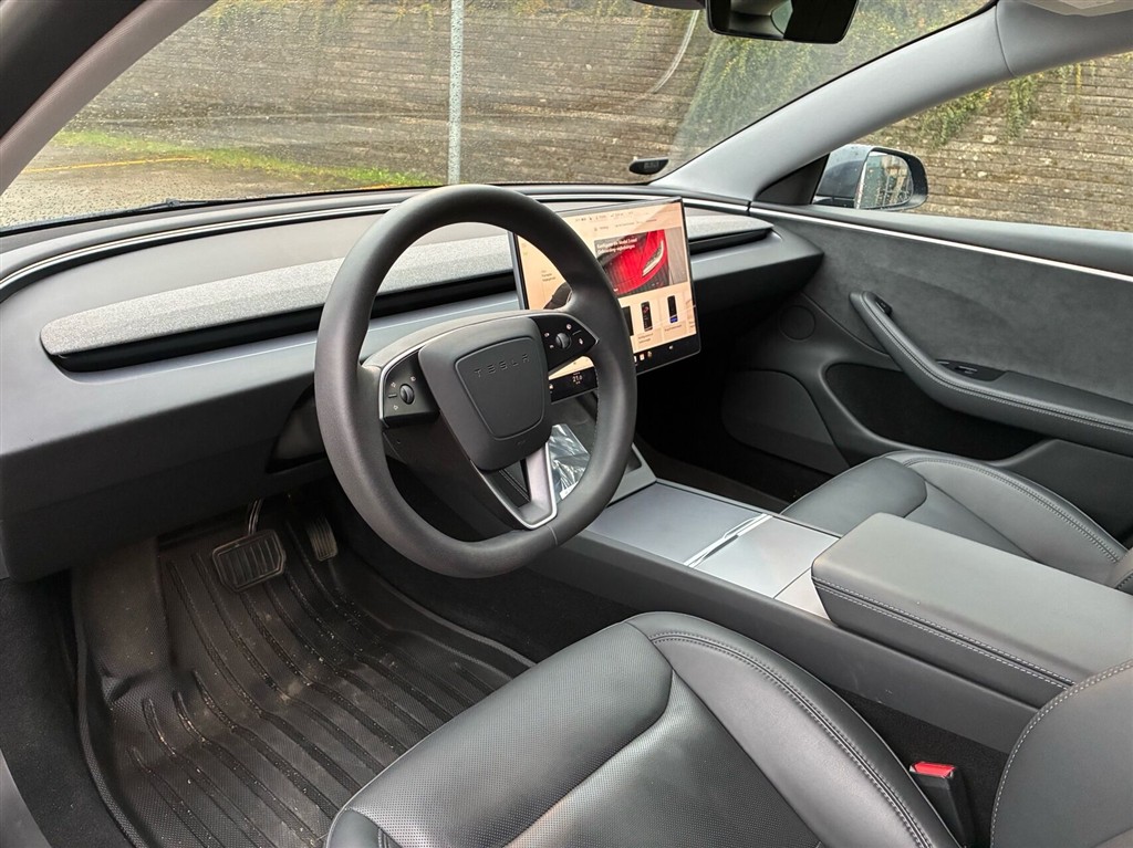 Tesla Model 3 Long Range generic.image 4