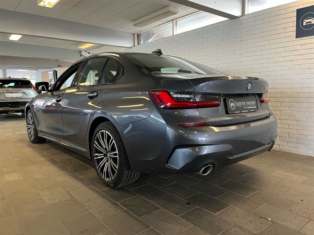 BMW 330e M-Sport billede 2