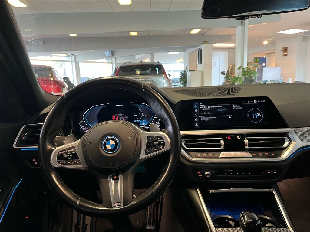 BMW 330e M-Sport billede 6