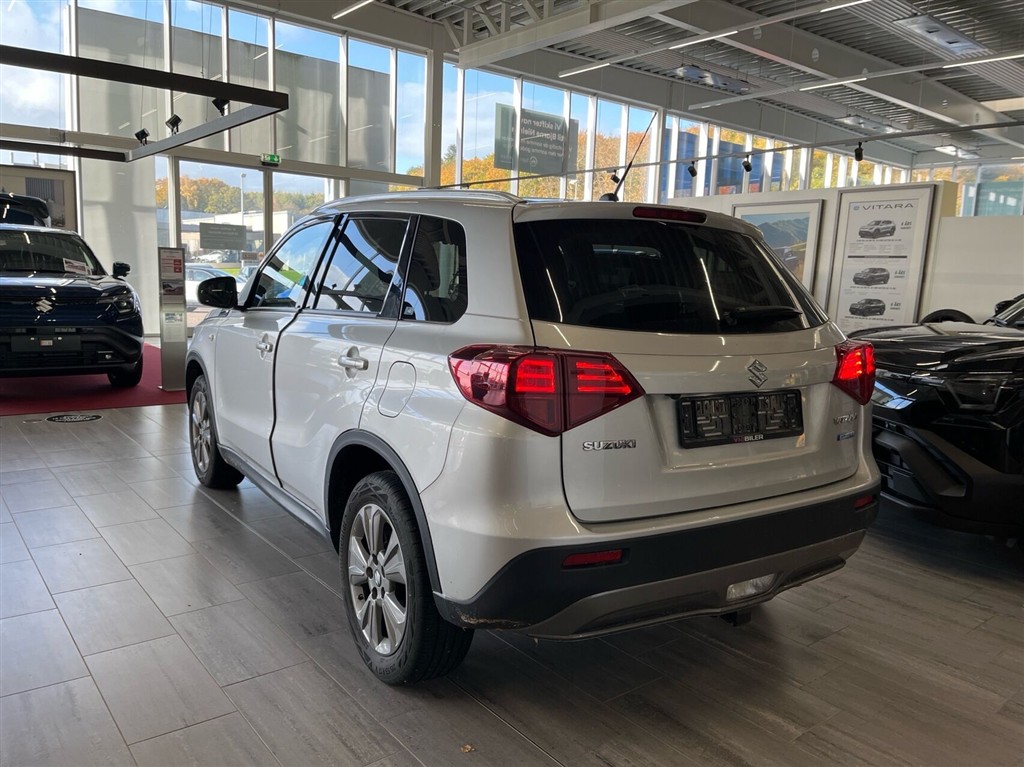Suzuki Vitara Active generic.image 3