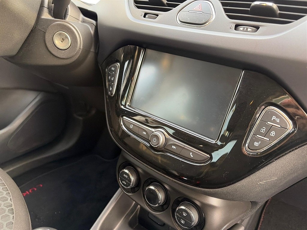 Opel Corsa Impress generic.image 11