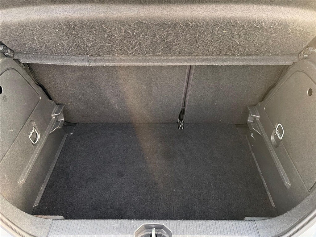 Opel Corsa Impress generic.image 13
