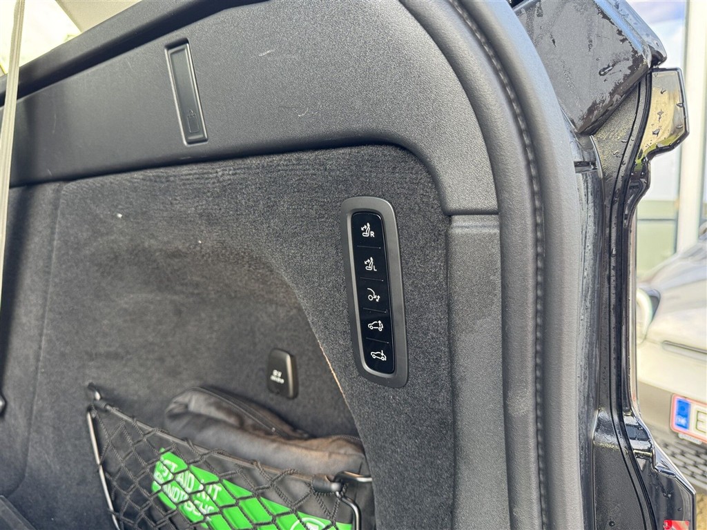 generic.car generic.image 17