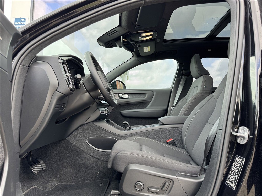 Volvo EX40 Black Edition billede 4